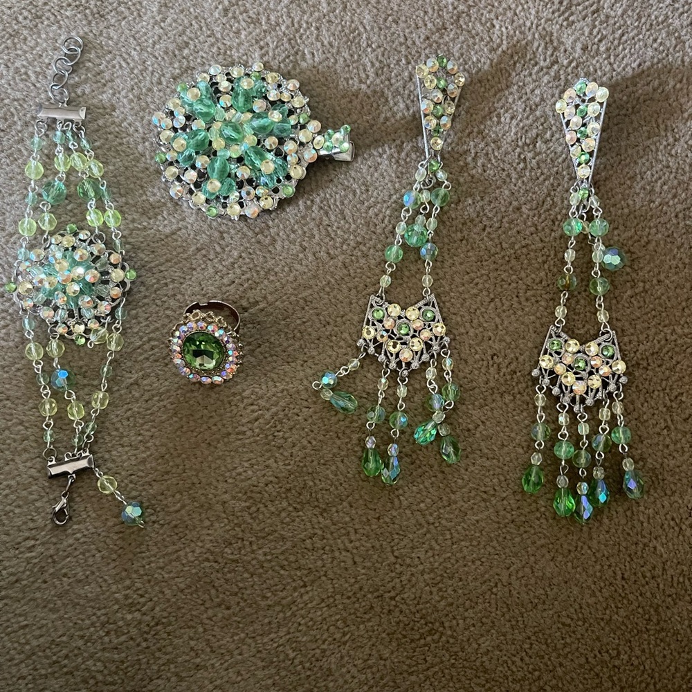 Hand maid erring , bracelet,hair piece ,ring used once in great condition